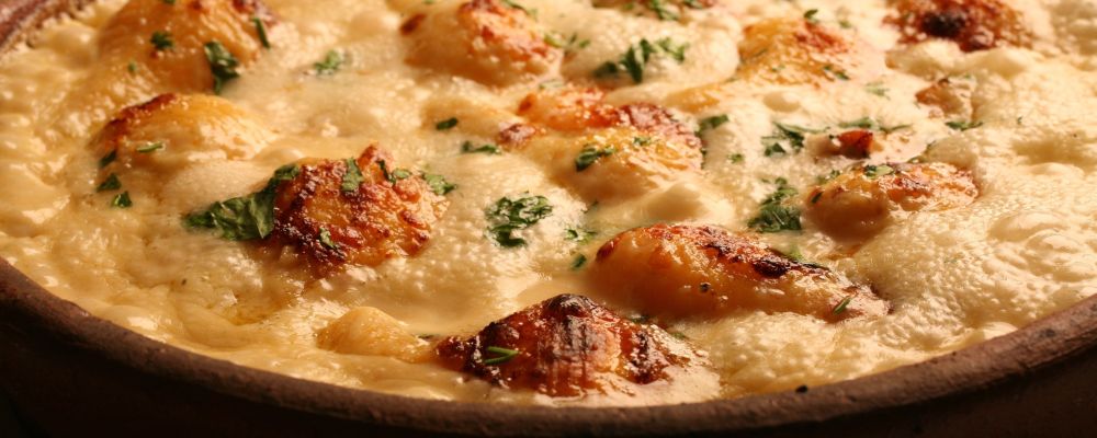 conchiglia de gambari e queijo ao molho san marino do barolo