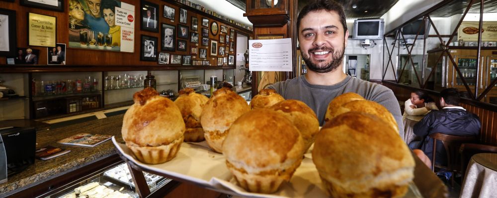 história das empadas Caruso -(a casa é a mesma desde que o local foi inaugurado, em 1954)