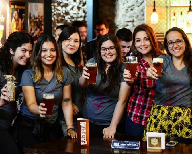 Parte das integrantes do coletivo Cerveja ELA. Foto: Divulgação Parte das integrantes do coletivo Cerveja ELA. Foto: Divulgação