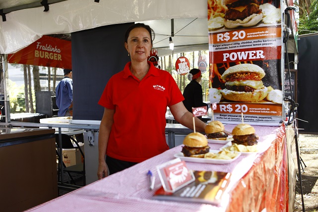 Feira começou agitada com muito público e hamburgueres. Feira começou agitada com muito público e hamburgueres.