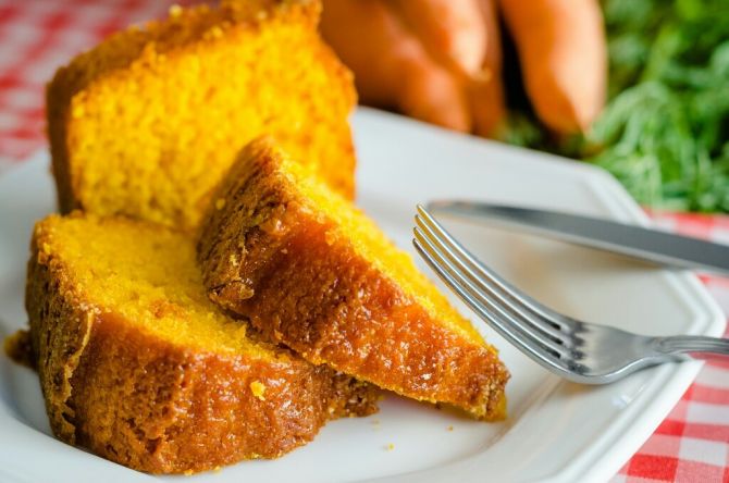 Bolo de cenoura da Vó, Quero Bolo. Loja fica no Batel. Foto: Amanda Queiroz/Divulgação Bolo de cenoura da Vó, Quero Bolo. Loja fica no Batel. Foto: Amanda Queiroz/Divulgação