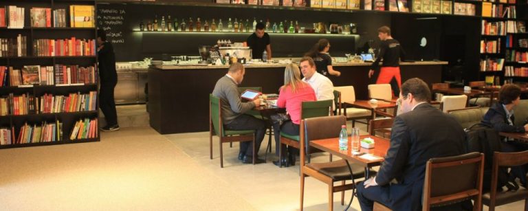 CAFE SANTO Grão no Pátio batel em Curitiba
cafeterias onde trabalhar