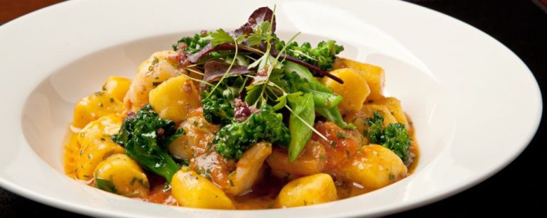 Faça O Premiado Gnocchi De Mandioquinha Com Camarões Do La Varenne