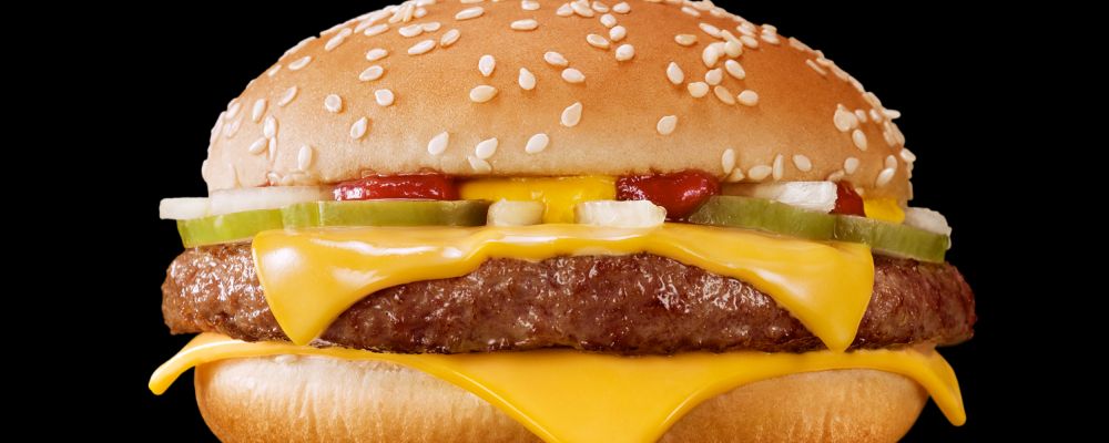 Mais da metade dos brasileiros prefere fast-food ao comer fora de casa Quarteirão Mc donalds. Foto: Divulgação.