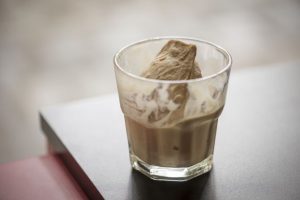 Cafeteria lança cold brew com nitrogênio e em versão de sorvete Foto: Fernando Zequinão/Gazeta do Povo