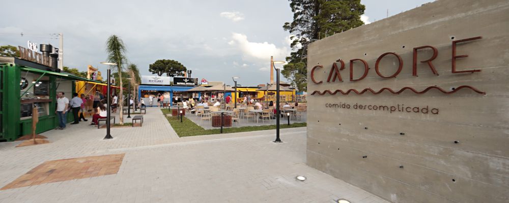 O que provar no polo gastronômico no Bacacheri Polo gastronômico Cadore no bairro Bacacheri em Curitiba - Cadore Comida Descomplicada que funciona em 40 conteineres.