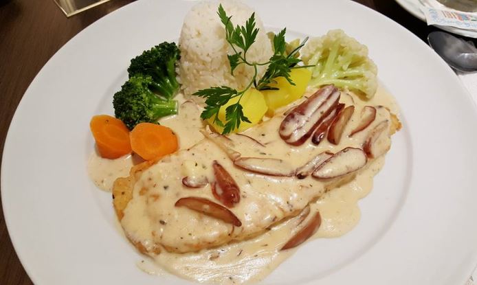 Tilápia ao creme de pinhão com legumes na manteiga. Foto: Divulgação Tilápia ao creme de pinhão com legumes na manteiga. Foto: Divulgação
