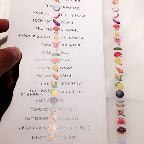 À direita, o cardápio recebido pelo comensal ao chegar ao Gaggan. À esquerda, o cardápio "legendado", entregue apenas quando a refeição de 25 pratos termina. Foto: Reprodução/Instagram À direita, o cardápio recebido pelo comensal ao chegar ao Gaggan. À esquerda, o cardápio "legendado", entregue apenas quando a refeição de 25 pratos termina. Foto: Reprodução/Instagram