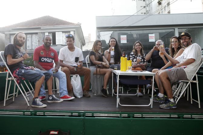 mesas no caminhão caxias do sul bar zanuzi mesas no caminhão caxias do sul bar zanuzi