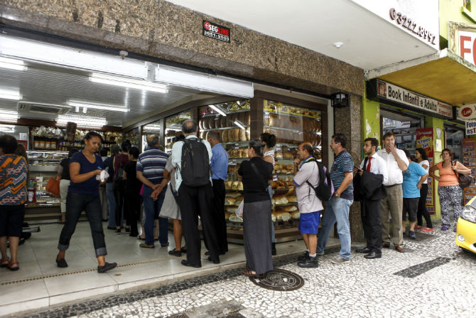 Filas frequentes são uma tradição da Viana. Foto: André Rodrigues. Filas frequentes são uma tradição da Viana. Foto: André Rodrigues.