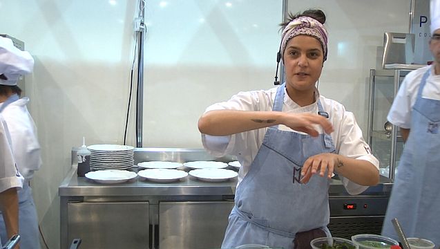 Grandes nomes da gastronomia dão aulas gratuitas em feiras e mercados de Curitiba Grandes nomes da gastronomia dão aulas gratuitas em feiras e mercados de Curitiba