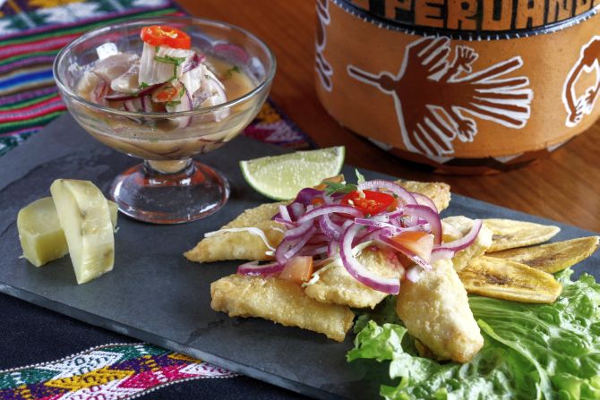 Combinado com ceviche e isca de tilápia empanada. Foto: André Rodrigues / Gazeta do Povo. Combinado com ceviche e isca de tilápia empanada. Foto: André Rodrigues / Gazeta do Povo.