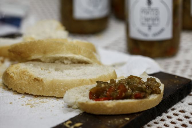 Feira de produtos Hand Made realizada na Clube sociedade Morgenaul, em Curitiba. Foto: André Rodrigues / Gazeta do Povo Feira de produtos Hand Made realizada na Clube sociedade Morgenaul, em Curitiba. Foto: André Rodrigues / Gazeta do Povo