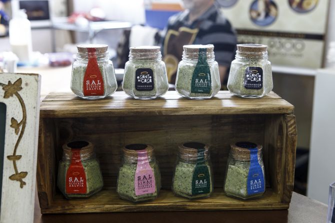 Feira de produtos Hand Made realizada na Clube sociedade Morgenaul, em Curitiba. Foto: André Rodrigues / Gazeta do Povo Feira de produtos Hand Made realizada na Clube sociedade Morgenaul, em Curitiba. Foto: André Rodrigues / Gazeta do Povo