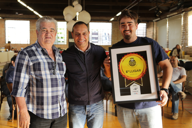 À esquerda, o proprietário César Carrijo e, à direita, o chef e proprietário Rafael Alves Nogueira. Foto: Guilherme Alves À esquerda, o proprietário César Carrijo e, à direita, o chef e proprietário Rafael Alves Nogueira. Foto: Guilherme Alves