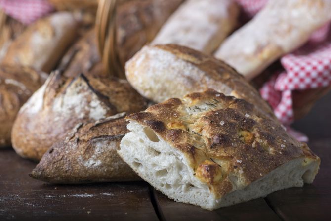 Pães de fermentação lenta são a especialidade da Fábrika Pães. Foto: Fernando Zequinão/Gazeta do Povo Pães de fermentação lenta são a especialidade da Fábrika Pães. Foto: Fernando Zequinão/Gazeta do Povo