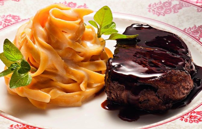 Preparar macarrão é a sugestão de Alexandre Bressaneli para quem não tem muita experiência na cozinha. Preparar macarrão é a sugestão de Alexandre Bressaneli para quem não tem muita experiência na cozinha.