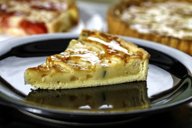 Entre as tortas doces estão a de sabor rubarbo (R$ 7,50). Foto: André Rodrigues / Gazeta do Povo. Entre as tortas doces estão a de sabor rubarbo (R$ 7,50). Foto: André Rodrigues / Gazeta do Povo.