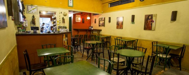 Conheça o Baba Salim, o árabe mais famoso do Centro, eleito melhor boteco de Curitiba