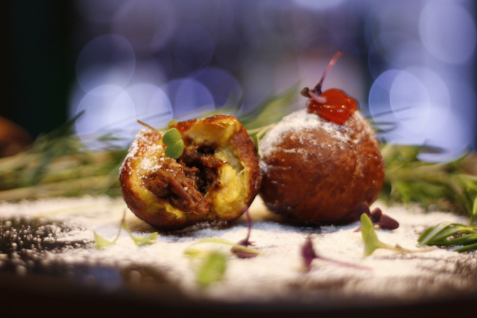 Bolinho de barreado do Simples Assim. Foto: Divulgação. Bolinho de barreado do Simples Assim. Foto: Divulgação.