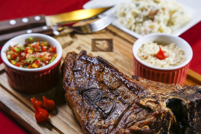 Restaurante promove jantar às cegas harmonizado só para solteiros Restaurante promove jantar às cegas harmonizado só para solteiros