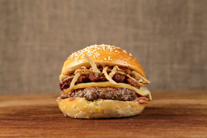 Fim de semana tem a maior festa de hambúrgueres de Curitiba com 20 sabores exclusivos Fim de semana tem a maior festa de hambúrgueres de Curitiba com 20 sabores exclusivos