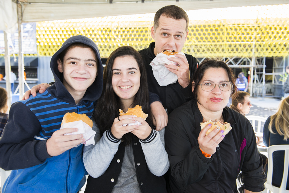 A partir das 11h: Batalha CWBurguer Fest tem hambúrgueres incríveis A partir das 11h: Batalha CWBurguer Fest tem hambúrgueres incríveis