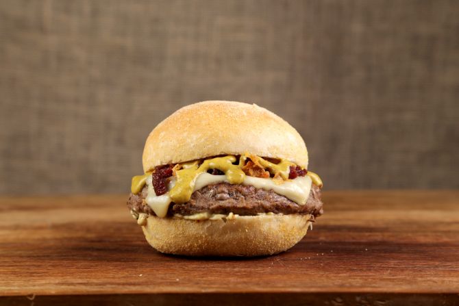 Fim de semana tem a maior festa de hambúrgueres de Curitiba com 20 sabores exclusivos Fim de semana tem a maior festa de hambúrgueres de Curitiba com 20 sabores exclusivos