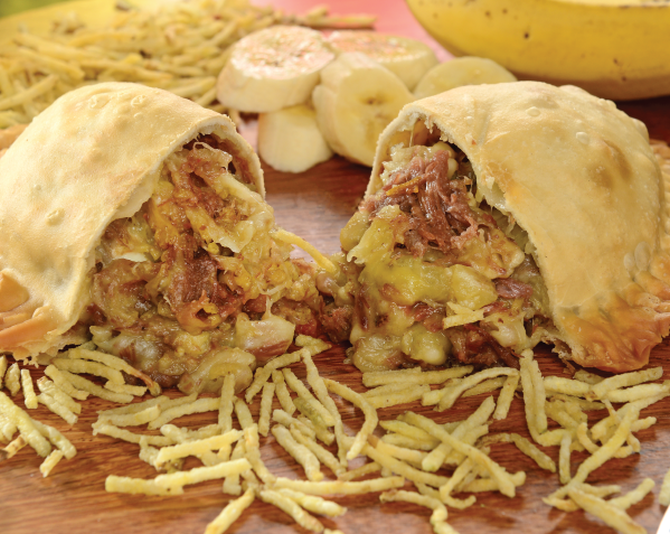 Tudo com barreado. Curitiba tem pizza, sanduíche e pastel com o prato típico de Morretes Tudo com barreado. Curitiba tem pizza, sanduíche e pastel com o prato típico de Morretes