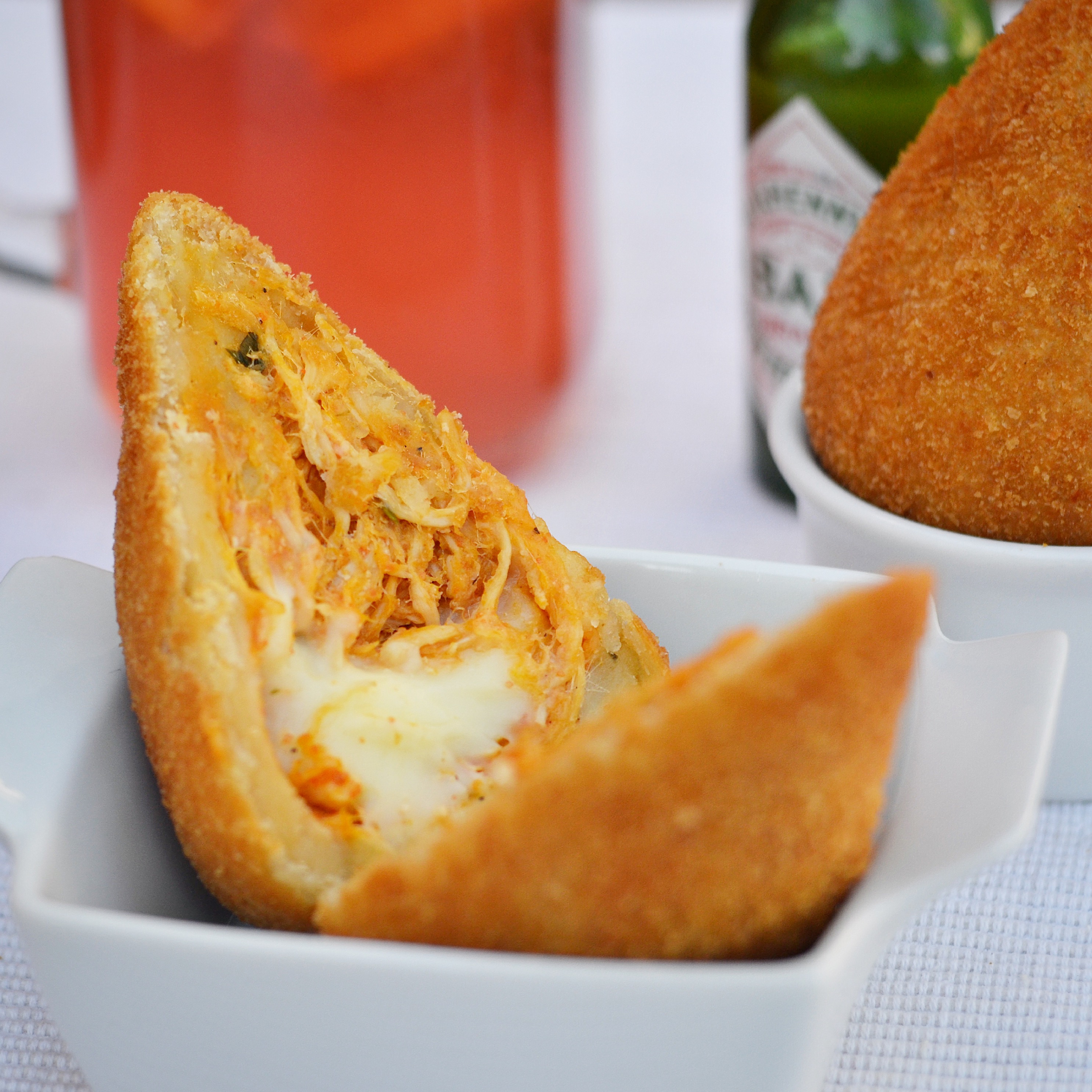 Coxinha de frango com catupiry, da Sugar Bakery. Indicado a melhor coxinha pelo Sabor Popular 2017. Foto: divulgação Coxinha de frango com catupiry, da Sugar Bakery. Indicado a melhor coxinha pelo Sabor Popular 2017. Foto: divulgação