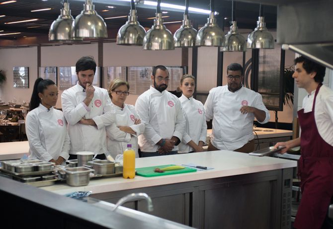 Primeira prova foi no restaurante Tuju com o chef Ivan Rálston (à direita). Foto: Carlos Reinis/Divulgação Primeira prova foi no restaurante Tuju com o chef Ivan Rálston (à direita). Foto: Carlos Reinis/Divulgação
