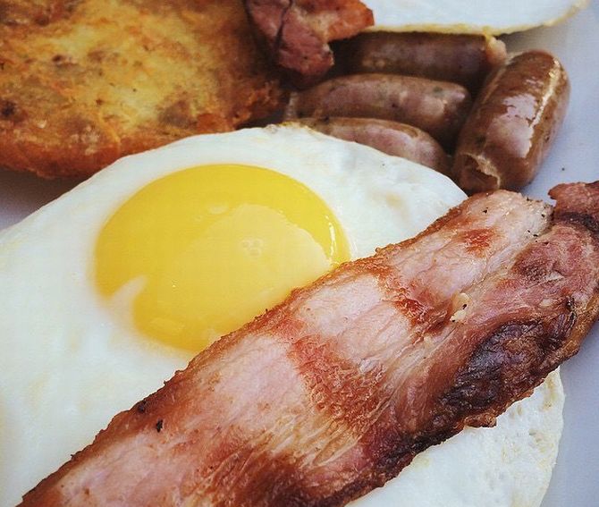 American breakfast, que leva bacon e ovos, do NYC. Foto: Divulgação American breakfast, que leva bacon e ovos, do NYC. Foto: Divulgação