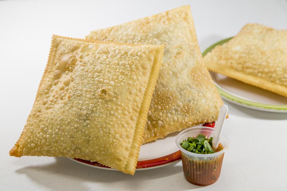 Pastel sabor carne, da Pastelaria Brasileira. Indicado a melhor pastel pelo Sabor Popular 2017. Foto: Hugo Harada/Gazeta do Povo Pastel sabor carne, da Pastelaria Brasileira. Indicado a melhor pastel pelo Sabor Popular 2017. Foto: Hugo Harada/Gazeta do Povo