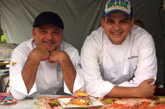 Os chefs André e Vitor Generoso, do Divina Gula. Foto: Juliana Os chefs André e Vitor Generoso, do Divina Gula. Foto: Juliana