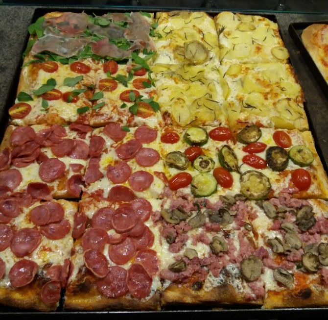 A Balbi Pizza al Taglio serve oito sabores salgados. Foto: Divulgação. A Balbi Pizza al Taglio serve oito sabores salgados. Foto: Divulgação.