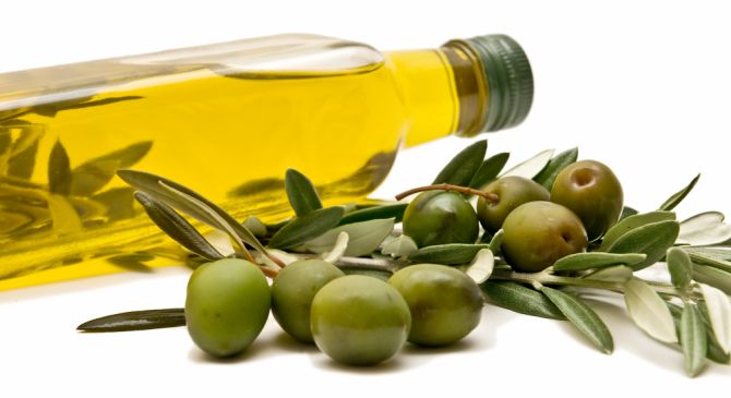 Quanto mais fresco o azeite de oliva, mais saboroso e rico em aromas e notas. Foto: Bigstock Quanto mais fresco o azeite de oliva, mais saboroso e rico em aromas e notas. Foto: Bigstock
