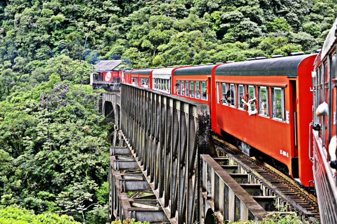 Beer Train é um passeio de Curitiba a Morretes com degustação de rótulos especiais. Foto: Divulgação Beer Train é um passeio de Curitiba a Morretes com degustação de rótulos especiais. Foto: Divulgação