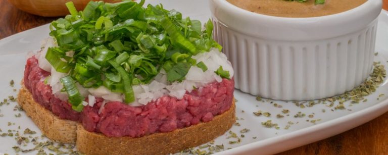 Carne de onça, chineque, coxinha, cachorro-quente, pastel e sonho são as seis categorias do Sabor Polular.