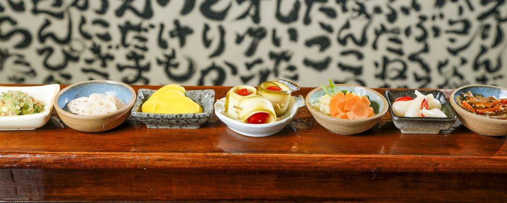 Tsukemonos, as tradicionais conservas japonesas de verduras e frutas Conservas japonesas do Izakaya Hyotan.