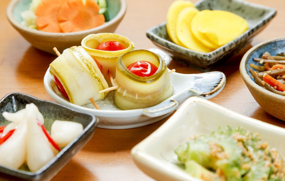 O bar japones Izakaya Hyotan produz cerca de 13 tipos de conservas. (Foto: Hugo Harada/Gazeta do Povo) O bar japones Izakaya Hyotan produz cerca de 13 tipos de conservas. (Foto: Hugo Harada/Gazeta do Povo)