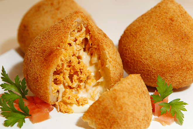 De coxinha a pastel: onde comer os lanches mais adorados em Curitiba De coxinha a pastel: onde comer os lanches mais adorados em Curitiba