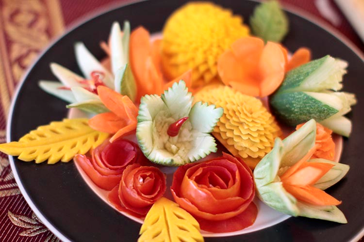 Fruit Carving, a arte de esculpir frutas é uma das aulas da chef. Foto: Divulgação Fruit Carving, a arte de esculpir frutas é uma das aulas da chef. Foto: Divulgação