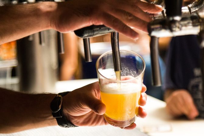 O Espaço Carmela disponibiliza 11 opções de chope para o open bar. Foto: Divulgação. O Espaço Carmela disponibiliza 11 opções de chope para o open bar. Foto: Divulgação.