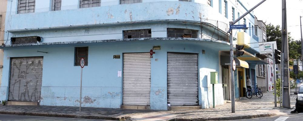 Histórica Lanchonete Montesquieu fecha após 40 anos no mesmo local fachada do X Montanha na rua desembargador westphalen 918 fechada