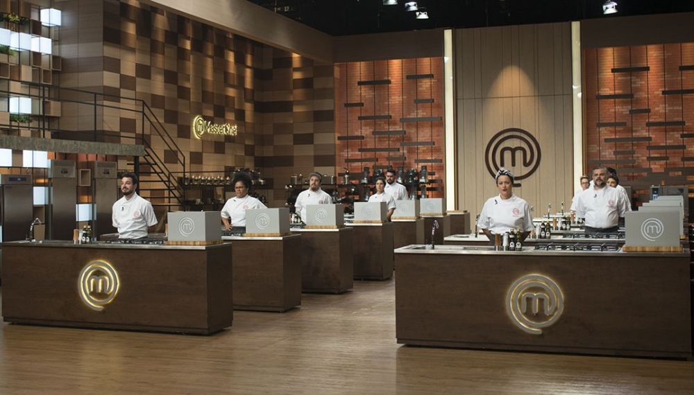Primeira prova da "caixa misteriosa" teve ingredientes 100% vegetarianos. (Foto: Carlos Reinis/Band) Primeira prova da "caixa misteriosa" teve ingredientes 100% vegetarianos. (Foto: Carlos Reinis/Band)