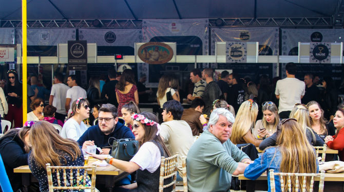 Oktoberfest Curitiba em 2016. Foto: Anelise Debona. Oktoberfest Curitiba em 2016. Foto: Anelise Debona.