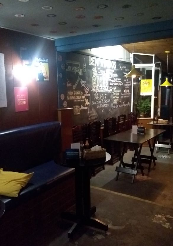 O Carne e Malte Burguer Bar fica no bairro Coqueiros, na região continental de Floripa. O Carne e Malte Burguer Bar fica no bairro Coqueiros, na região continental de Floripa.