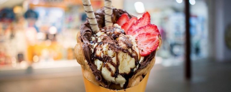 Conheça bubble waffle e kurto kalacs, dois doces exóticos vendidos em Curitiba