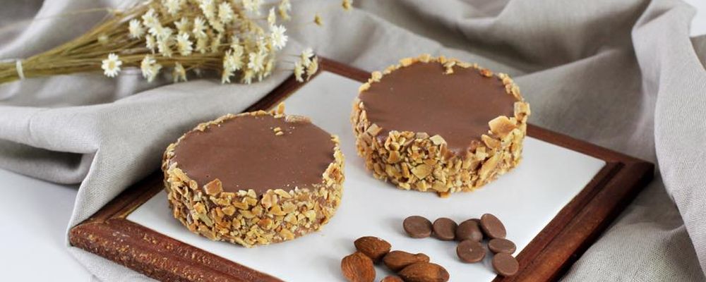Tortinha de doce de leite com chocolate e amêndoas. Foto: Divulgação