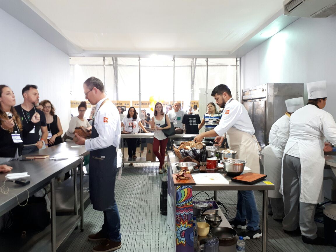 Ingredientes locais destacam paranaenses no maior congresso de gastronomia do Brasil Ingredientes locais destacam paranaenses no maior congresso de gastronomia do Brasil